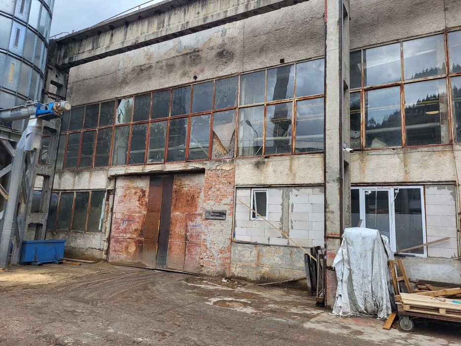 Продава се Промишлена сграда в Смолян, Промишлена зона - Север - 4400 кв.м за 69 €/кв.м - Снимка #6