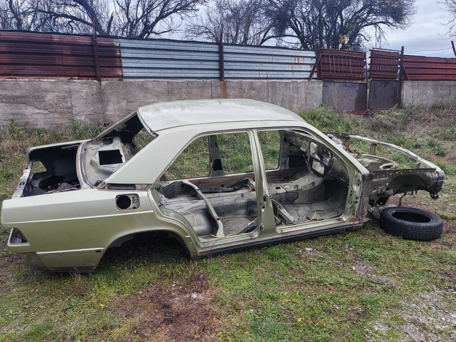 Двигател 1.8 бензин и купе от Мерцедес 190