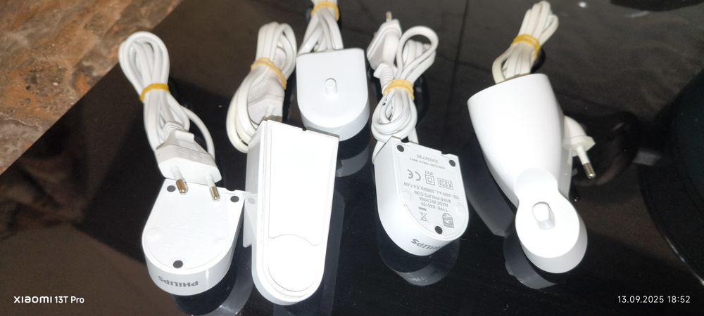 Încărcător pentru periuță de dinți electrică Oral B și Philips