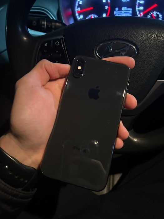iPhone Xs 64 gb в отличном состоянии