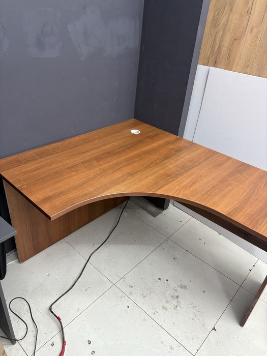 Рабочий стол продаю