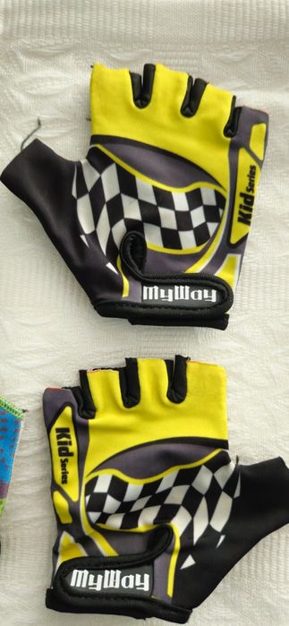 Ръкавички за малък колоездач