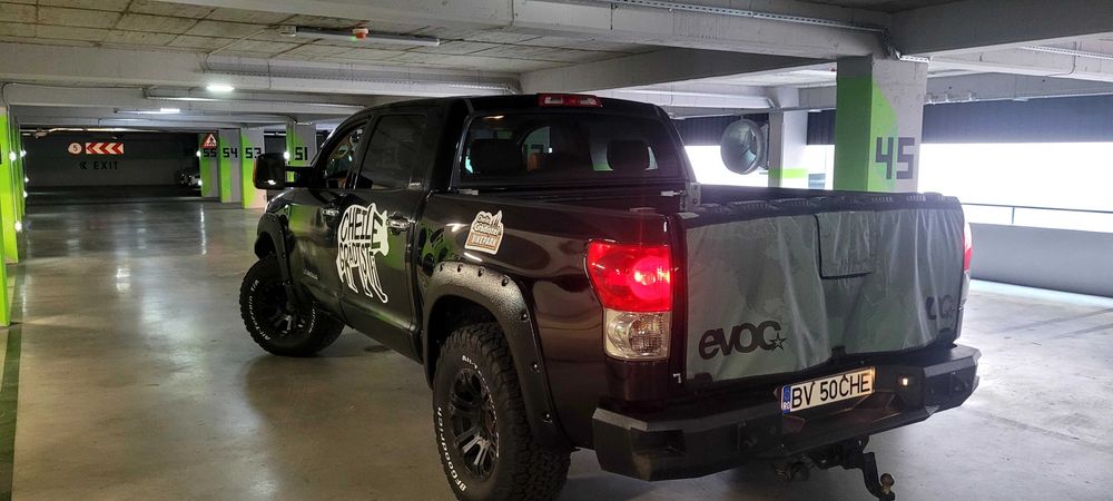 Toyota Tundra 5,7