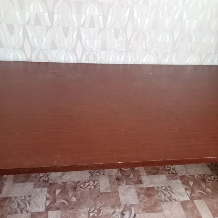 Стол кухонный срочно