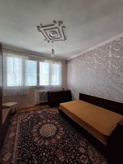 Дава се под наем Тристаен апартамент в София, Център - 75 кв.м за 550 € - Снимка #1