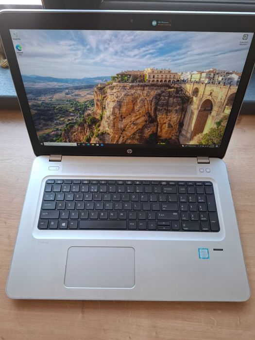 Laptop Hp gaming i7gen7, video dedicat ecran mare