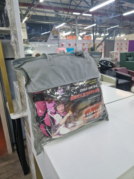 Детское бескаркасное автокресло