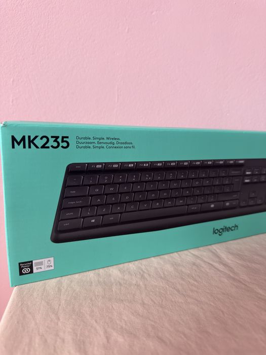 Нова безжична клавиатура и мишка Logitech