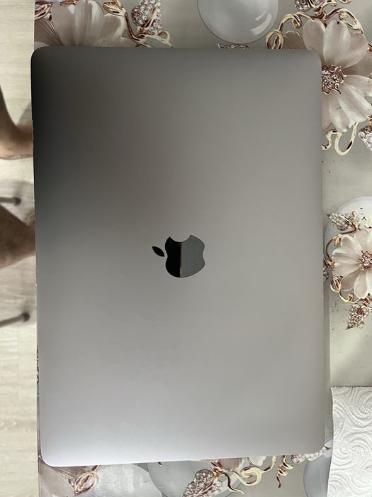 Macbook Air 13 2019 года 128GB