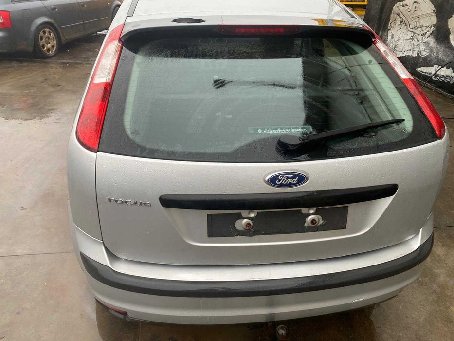 dezmembrez ford focus MK2 , 1.8i/bara fata focus 2/faruri focus 2