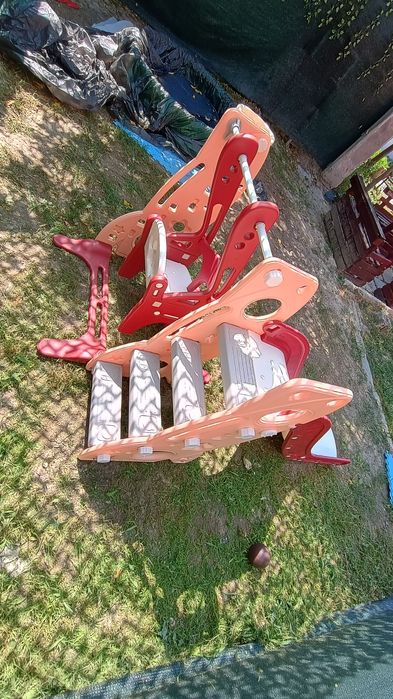 детска пързалка и люлка