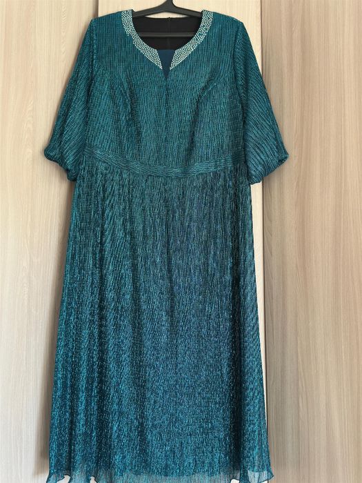 Продам вечернее платье в отличном состоянии