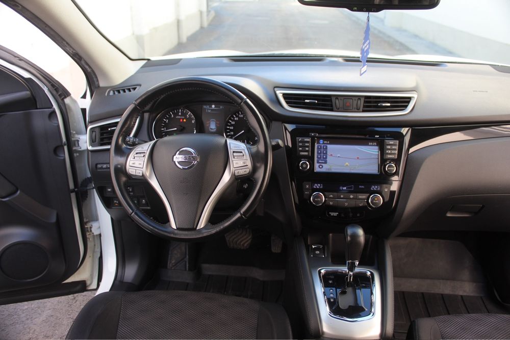 Vand Nissan Qashqai j11 cu roti de iarna,carlig remorcare,bari pavilion pentru portbagaj demontabile