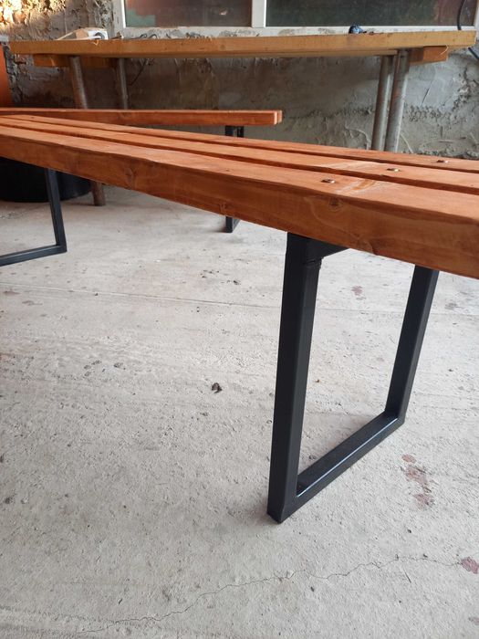 Băncuțe lucrate manual