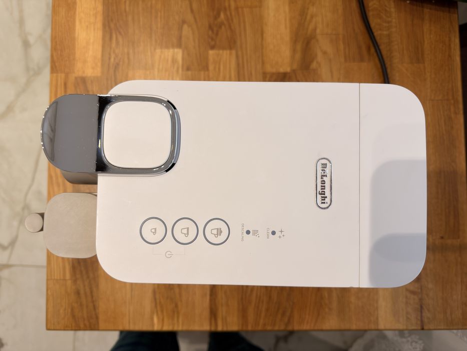 Espressor nespresso lattissima one cu capsule