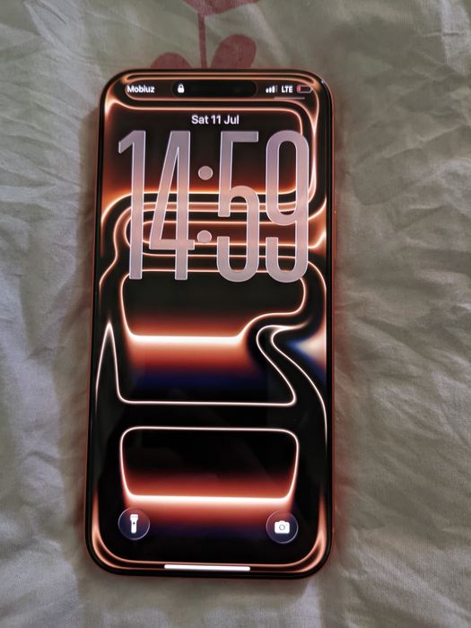 Iphone 17 pro max orange