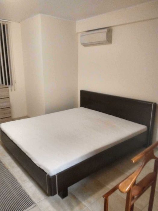 Дава се под наем Двустаен апартамент в Бургас, Център - 70 кв.м за 459 € - Снимка #2