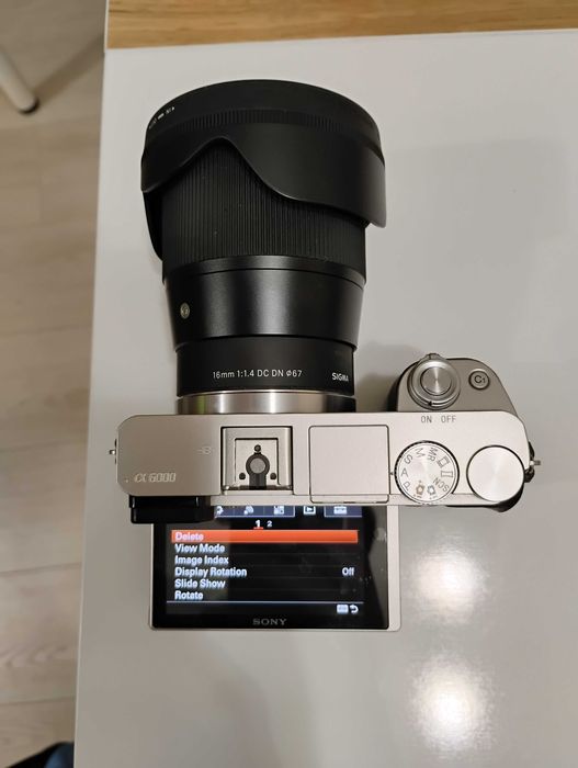 Sony a6000 + Sigma 16mm f1.4 камера и обектив