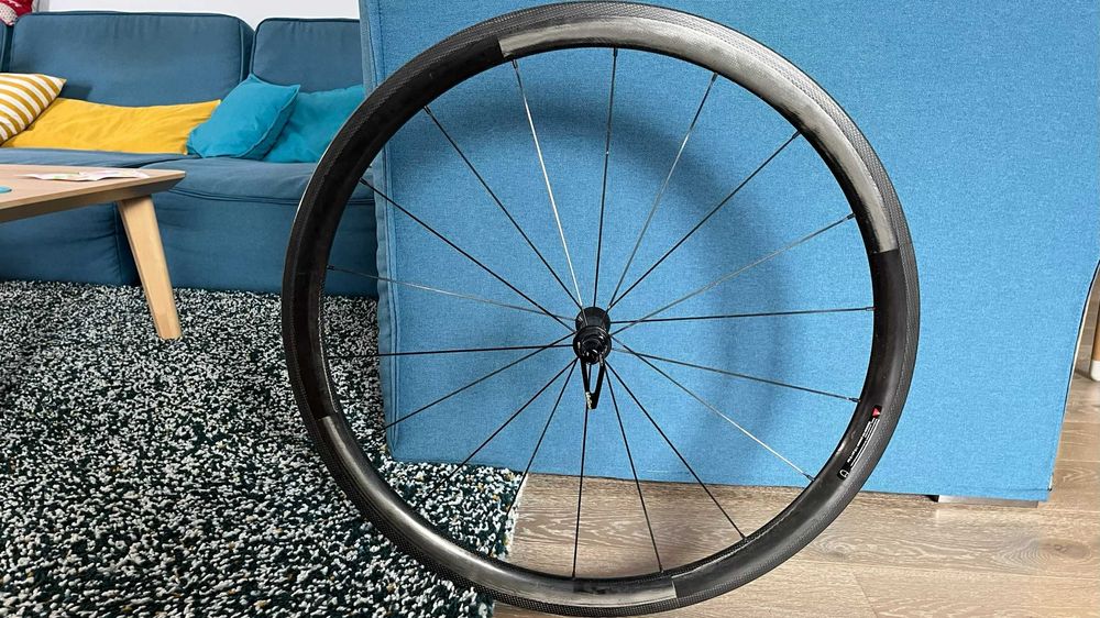 Vand roti de carbon pentru bicicleta cursiera 28" - butuc Vision