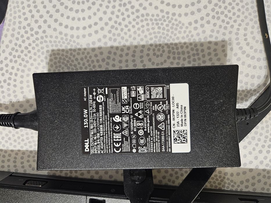Лаптоп Dell 15.6" – Intel Core i7 / 16GB RAM / SSD / AMD Radeon