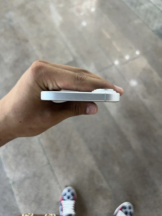 iphone 16.      .