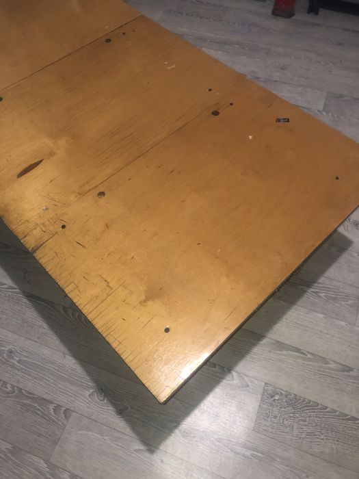 Стол деревянный низкий