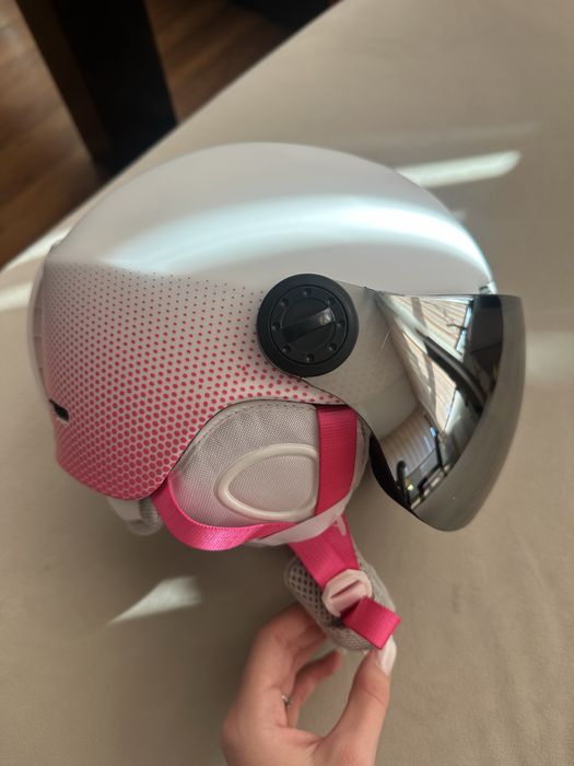 Момичешка каска за ски