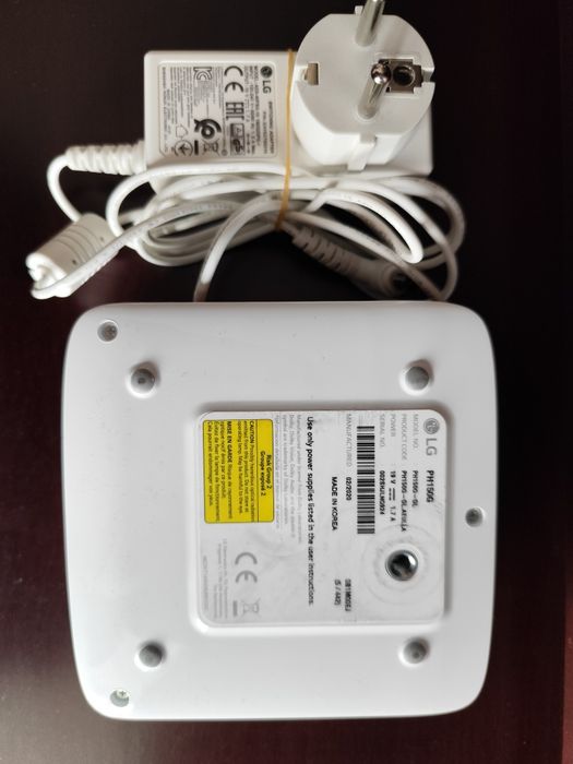Преносим LED проектор LG PH150G CineBeam