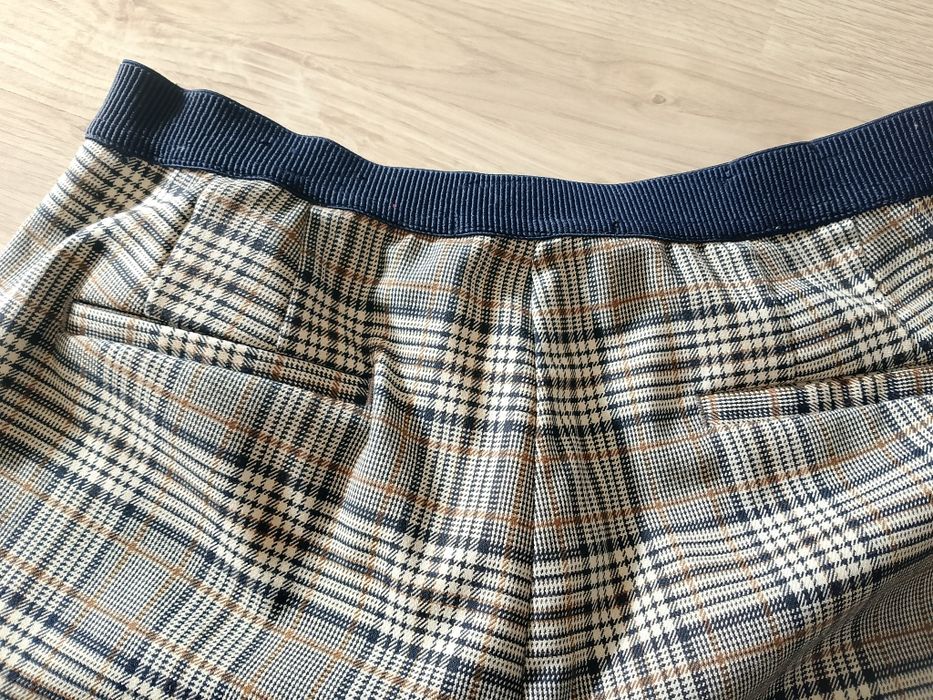 Pantaloni clasici Zara ca noi