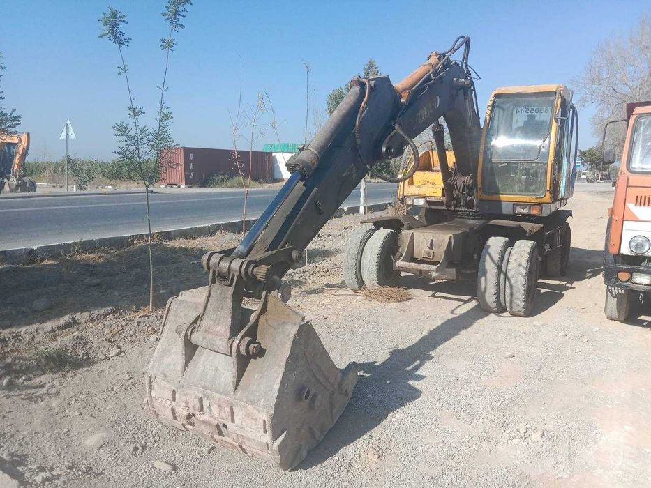 Sotiladi eskavator Samsung 132 lik 1996 yil Xujjati joyda