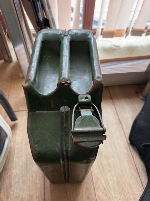 Канистра за гориво