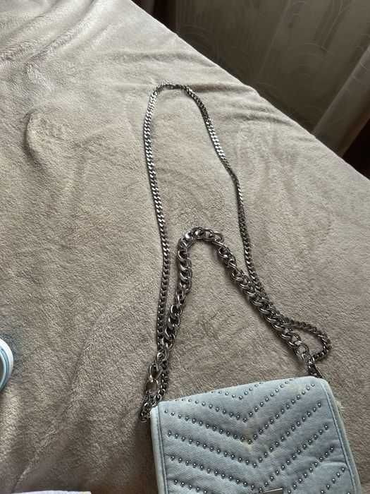 Стилна дънкова чанта на bershka