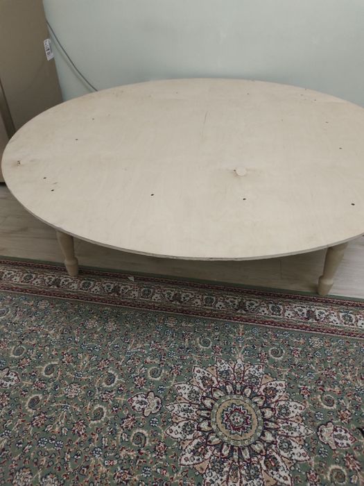 Продам стол     .