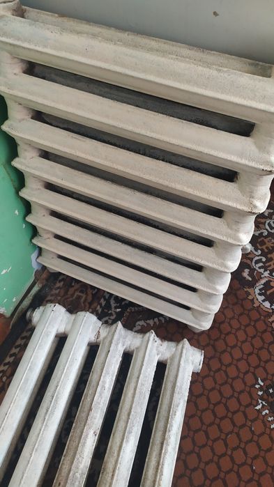 Продаются три чугунные батареи, 40 000 сум - 1 секция.