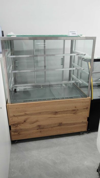 Акция Новый витринный холодильник