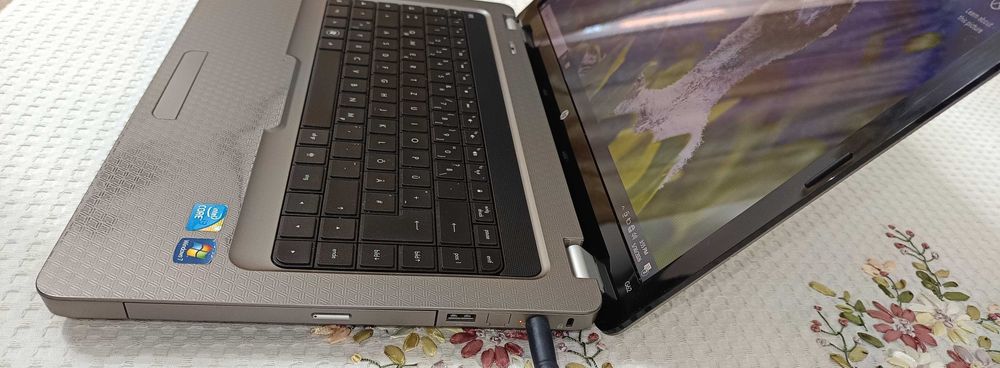 Laptop HP G62 Notebook I3 330 diagonala 15.6 40Cm Windows 10 Video dedicat