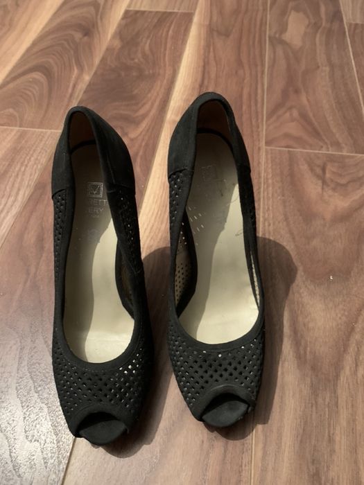 Обувь женская.