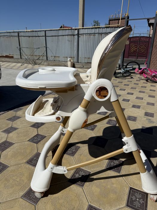 Детскский столик для кормления