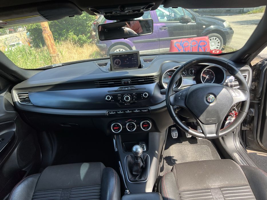 Alfa Romeo Giulietta 2.0 JTDM 140 CP – 2011 – Înmatriculată RO