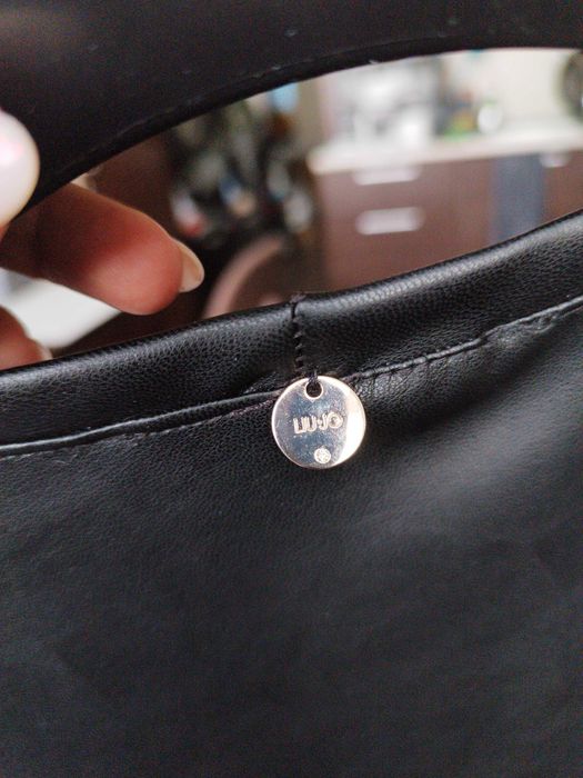 Liu•Jo нова блуза с къс ръкав от еко кожа