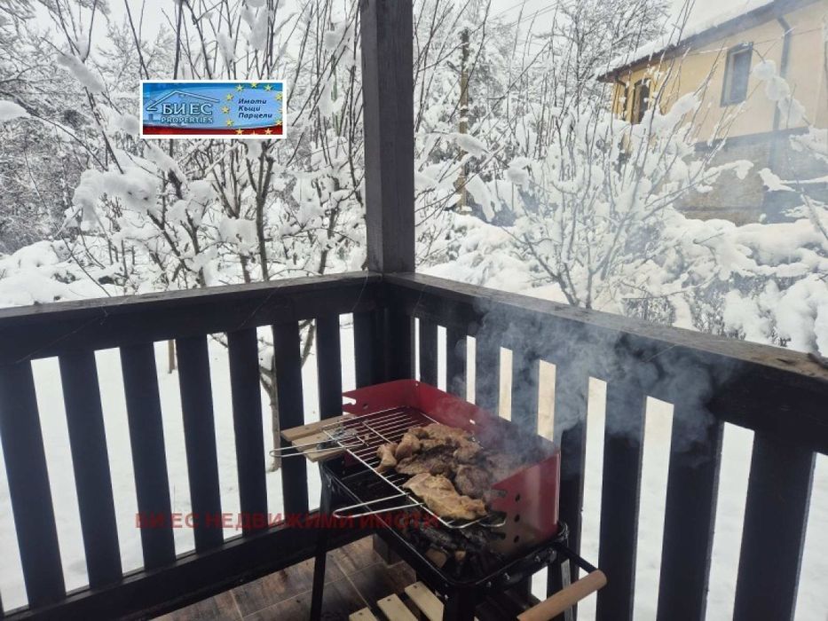 Продажба Къща гр. Угърчин - с. Сопот 90m²