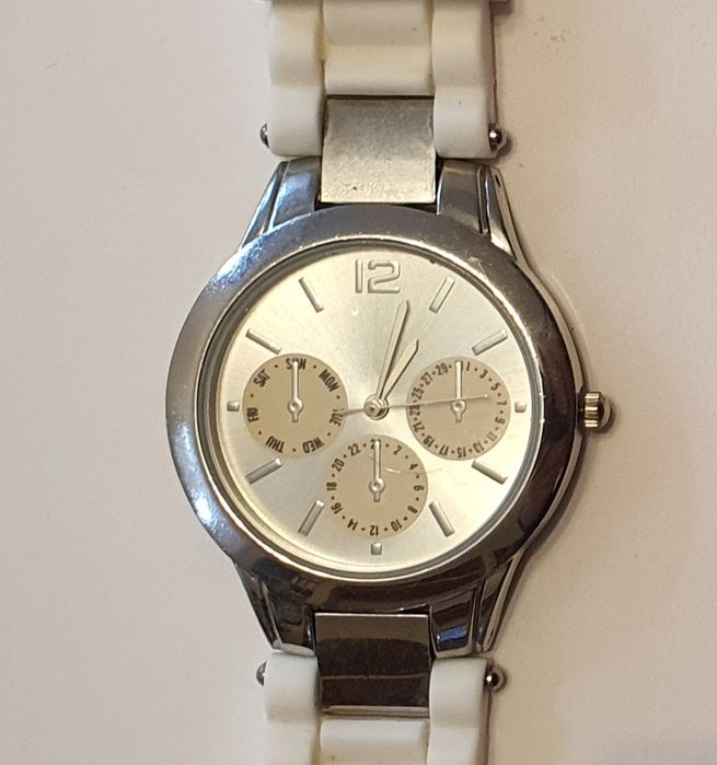 Ceasuri dama modele diferite