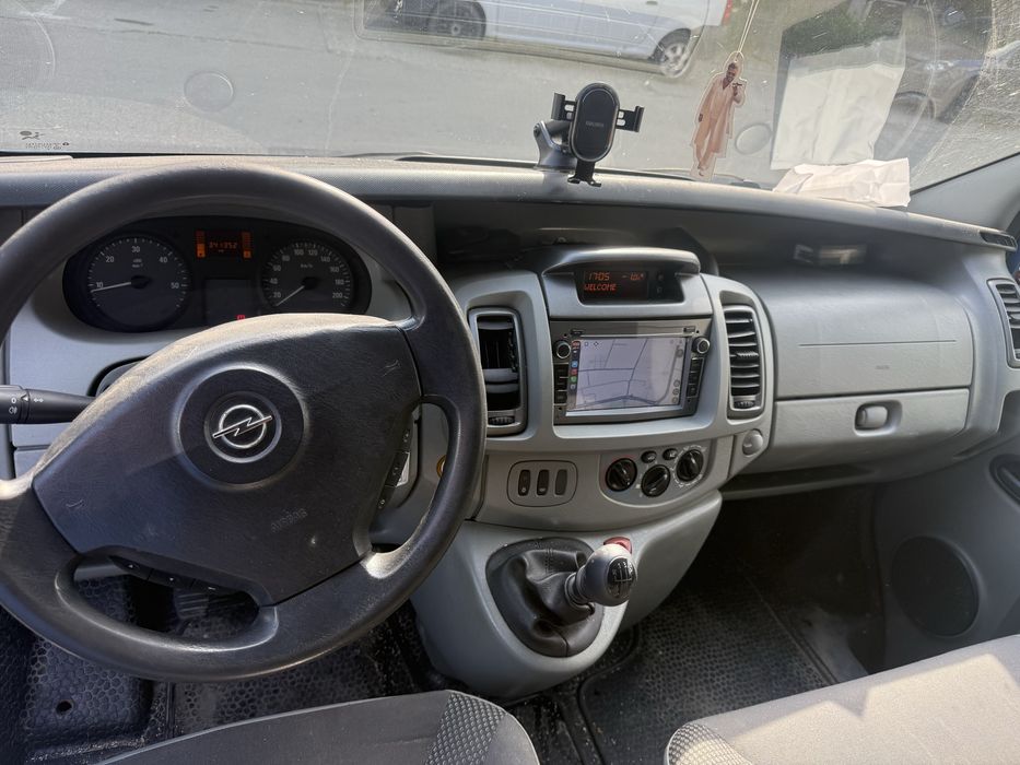 Opel vivaro 2.0 8+1