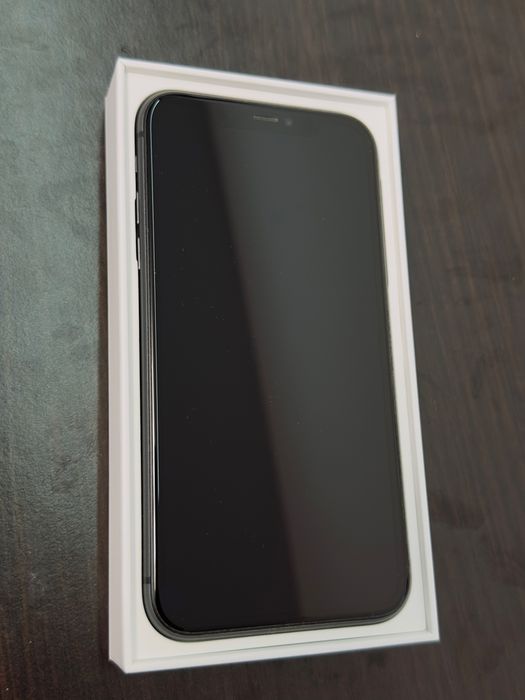 Vând iphone 11