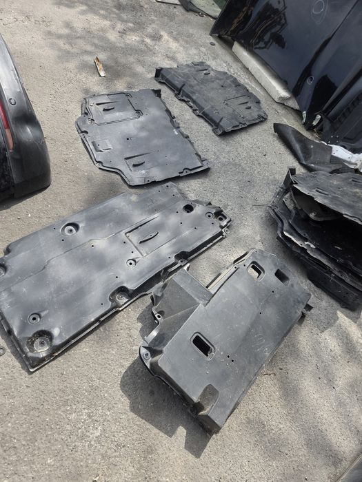 Scut motor  toyota c-hr . Scut toyota c hr  scuturi toyota  c hr plastice toyota podea