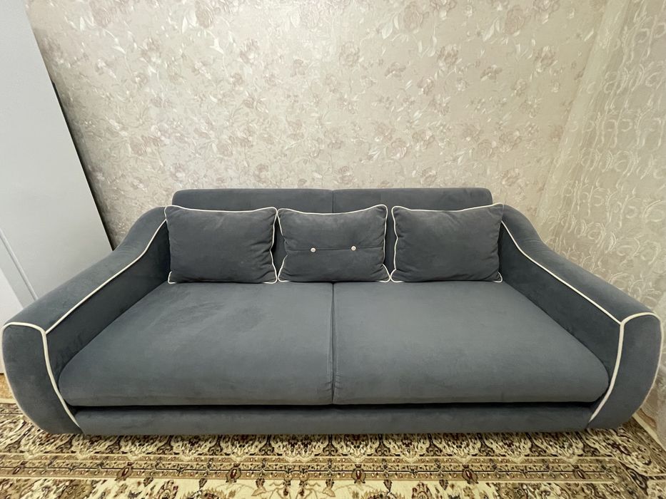 Продам Диван в отличном состоянии (почти новый)