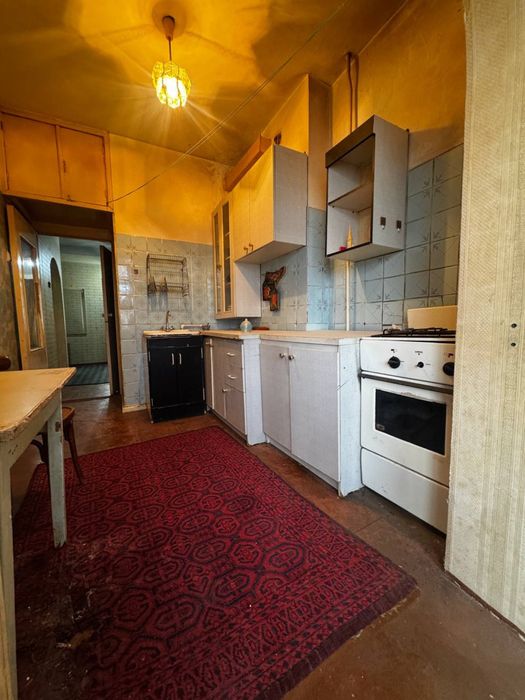 2 комнатная 3 этаж новая планировка хороший раион!