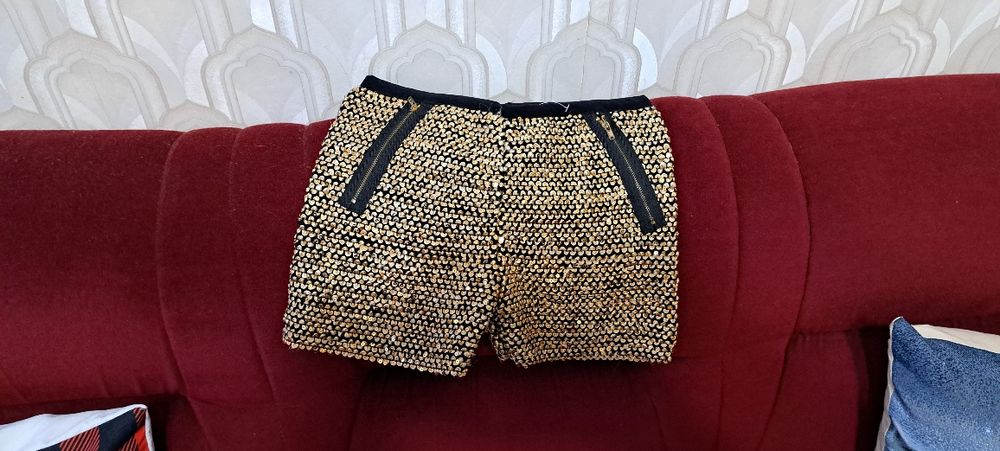 Къси еластични панталони за дискотечен клуб