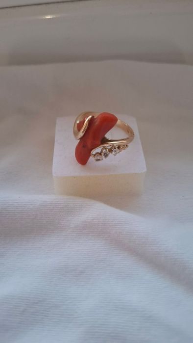 Inel aur 18k si coral 6.93 grame
