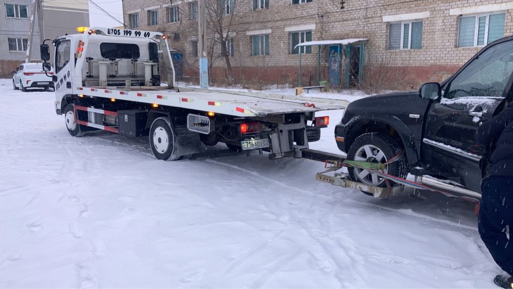 Эвакуатор с гидро площадкой.